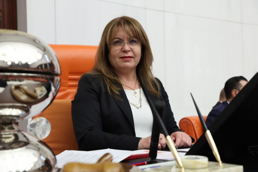 Gülizar Biçer Karaca: “Kahraman çıkmaz, tadını çıkar!”